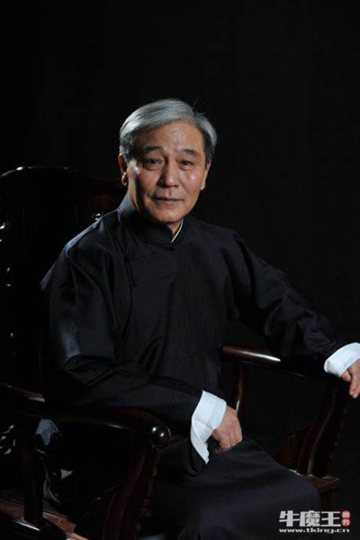 师从王思及,朱秉谦,谭元寿,李锡祥,张学津等名师.