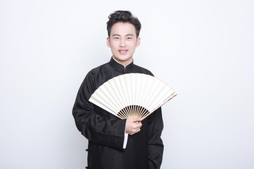 Image: https://img0.tking.cn/assets/img/rdSxpe4Ra5.jpg 【上海站】2018德云红酒之夜-德云社《师徒父子相声大典》