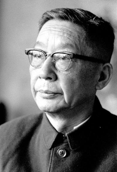 Image: https://img0.tking.cn/assets/img/srRbaBnT24.jpg 【上海站】第二十届中国上海国际艺术节参演剧目 四川话剧《茶馆》2018全国巡演