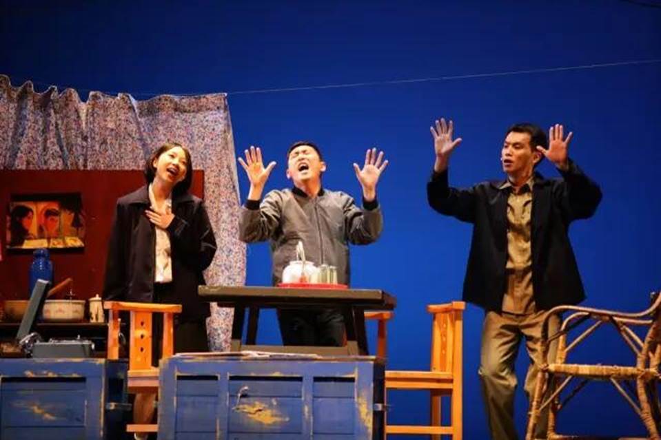 【青岛站】话剧《宝岛一村》