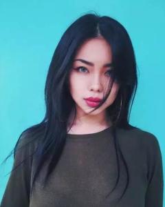 万妮达背景