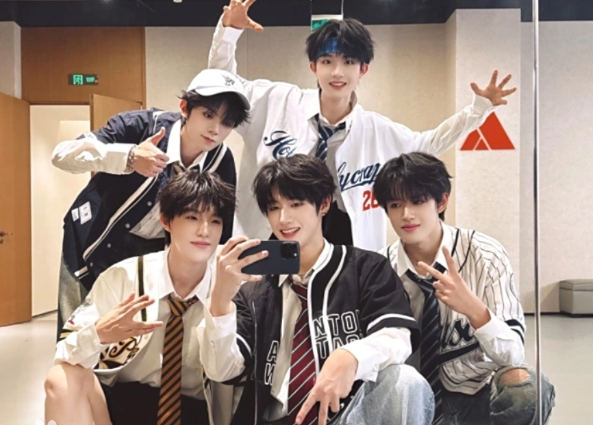 TOP登陆少年组合头像