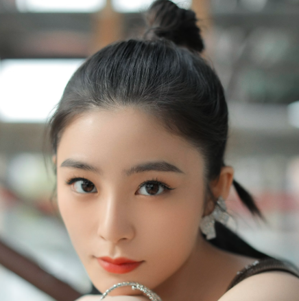 姚晓棠背景